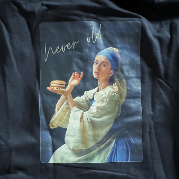 Never Old Girl with a Burger Graphic Hoodie Sweatshirt Black, NWT-Small - Picture 6 of 7